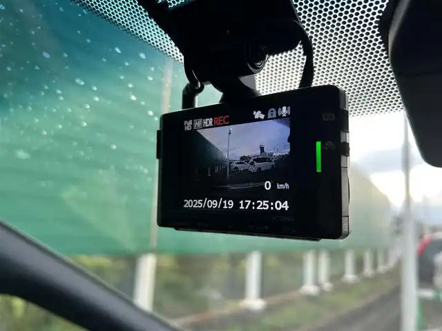 トヨタ アルファードハイブリット エグゼクティブ ラウンジ 茨城県 2020(令2)年 4.3万km ホワイトパールクリスタルシャイン 純正10.5インチナビ/ＪＢＬプレミアムサウンド　/トヨタセーフティーセンス　/パノラマミックビューモニター　/ブラインドスポットモニター　/デジタルインナーミラー/ツインムーンルーフ　/ビルトインＥＴＣ２．０/リアエンターテイメントシステム/４WD/両側パワースライドドア/電動リアゲート/パワーシート/レザーシート/オートライト/オートマチックハイビーム/LEDヘッドライト/シーケンシャルターンランプ/コーナーセンサー前後/純正フロアマット/ステアリングヒーター/シートヒーター　エアシート/パーキングアシスト/衝突軽減システム/横滑り防止装置/AC100V/レーダークルーズコントロール