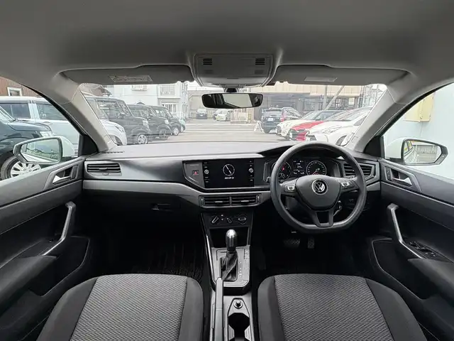 フォルクスワーゲン ＶＷ ポロ TSIトレンドライン 三重県 2021(令3)年 3.5万km 白 ♪走行35093km/♪車検 令和8年12月24日迄/♪ターボ/フロントアシスト/純正ディスプレイオーディオ/・Bluetoothオーディオ/・Apple Car Play/・Android Auto/ステアリングスイッチ/アイドリングストップ/オートライト/ウィンカーミラー/オートリトラクタブルミラー/ヘッドライトレベライザー/プライバシーガラス/フロアマット/ETC2.0/サイド/カーテンエアバック