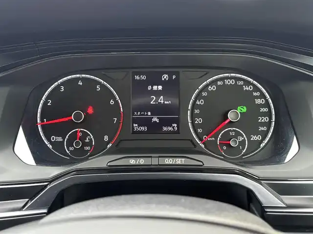フォルクスワーゲン ＶＷ ポロ TSIトレンドライン 三重県 2021(令3)年 3.5万km 白 ♪走行35093km/♪車検 令和8年12月24日迄/♪ターボ/フロントアシスト/純正ディスプレイオーディオ/・Bluetoothオーディオ/・Apple Car Play/・Android Auto/ステアリングスイッチ/アイドリングストップ/オートライト/ウィンカーミラー/オートリトラクタブルミラー/ヘッドライトレベライザー/プライバシーガラス/フロアマット/ETC2.0/サイド/カーテンエアバック