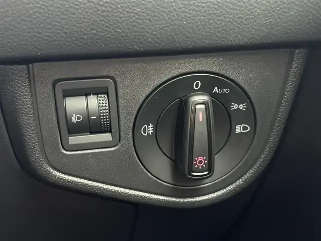 フォルクスワーゲン ＶＷ ポロ TSIトレンドライン 三重県 2021(令3)年 3.5万km 白 ♪走行35093km/♪車検 令和8年12月24日迄/♪ターボ/フロントアシスト/純正ディスプレイオーディオ/・Bluetoothオーディオ/・Apple Car Play/・Android Auto/ステアリングスイッチ/アイドリングストップ/オートライト/ウィンカーミラー/オートリトラクタブルミラー/ヘッドライトレベライザー/プライバシーガラス/フロアマット/ETC2.0/サイド/カーテンエアバック