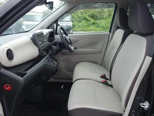 三菱 ｅＫワゴン M 山形県 2024(令6)年 0.8万km アメジストブラック 4WD/衝突被害軽減システム/純正カーオーディオ/　　【CD USB AUX AM/FM】/バックカメラ/オートライト/シートヒーター/アイドリングストップ/コーナーセンサー/ステアリングスイッチ/スマートルームミラー/電動格納ミラー/純正フロアマット/ドアバイザ―/リモコンキー/スペアキー