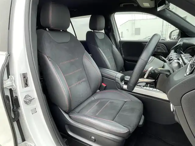 メルセデス・ベンツ Ｍ・ベンツ ＧＬＢ２００ｄ 4マチック AMGライン 東京都 2023(令5)年 0.7万km ポーラホワイト ワンオーナー　/純正ナビ／フルセグＴＶ　/ハーフレザー　/シートヒーター　/レーダーセーフティＰＫＧ　/ＡＣＣ　/ＢＳＭ　/レーンキープ　/前後ドラレコ　/ＥＴＣ　/スマートキー　/トノカバー　/ＥＴＣ　/ＬＥＤヘッドライト