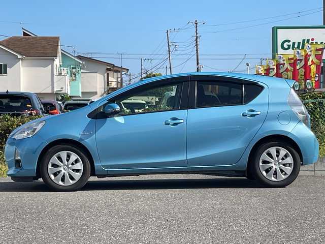 トヨタ アクア S 神奈川県 2012(平24)年 8.2万km クールソーダメタリック 純正SDナビ　/フルセグTV /バックカメラ /前席シートヒーター　/純正フロアマット　/フロントフォグランプ　/ドアバイザー　/スマートキー　/プッシュスタート　/オートライト　/キセノンヘッドライト　/横滑り防止機能　