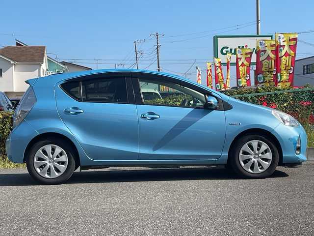 トヨタ アクア S 神奈川県 2012(平24)年 8.2万km クールソーダメタリック 純正SDナビ　/フルセグTV /バックカメラ /前席シートヒーター　/純正フロアマット　/フロントフォグランプ　/ドアバイザー　/スマートキー　/プッシュスタート　/オートライト　/キセノンヘッドライト　/横滑り防止機能　