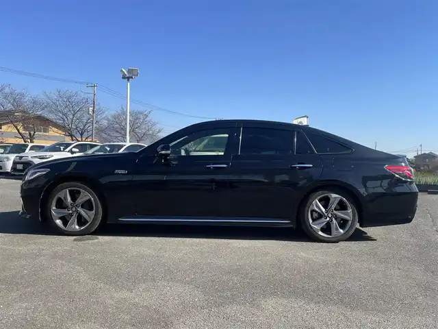 トヨタ クラウン ハイブリッド RS アドバンス 三重県 2018(平30)年 6.4万km プレシャスブラックパール 純正ナビ、地デジ、Bluetooth、CD、DVD/バックカメラ/プリクラッシュセーフティ/ブラインドスポットモニター/レーダークルーズコントロール/革巻きステア/パドルシフト/ウインカーミラー/リアオートサンシェード/スマートキー×２/エンジンスターター/スイングエアコン/前席シートヒーター、エアシート、パワーシート/ステアリングヒーター/デジタルインナーミラー/LEDヘッドライト/ビルトインETC/オートマチックハイビーム/純正ドライブレコーダー（前方録画）/クリアランスソナー（前後）/整備手帳、取説