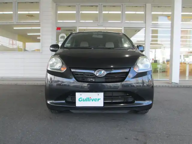 ダイハツ ミラ イース X 千葉県 2012(平24)年 7.1万km ブラックマイカメタリック ワンオーナー/純正オーディオ【CD/AUX/ラジオ】/アイドリングストップ/ヘッドライトレベライザー/電動格納式ミラー/純正フロアマット/純正ドアバイザー/スペアキー(1本)/新車時保証書/取扱説明書