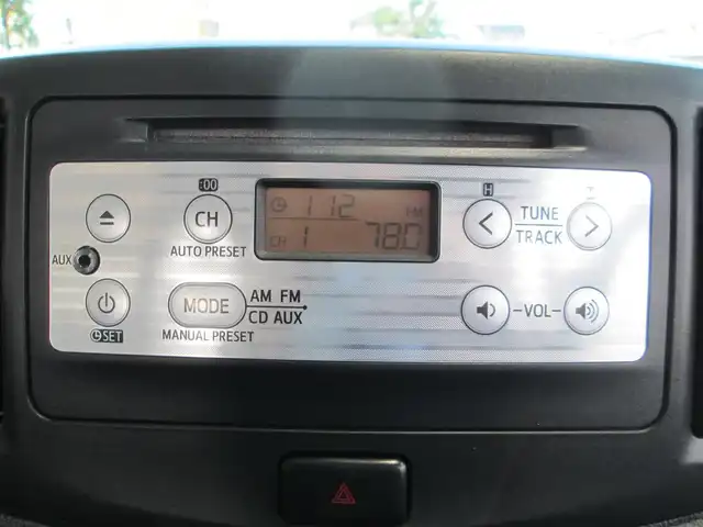 ダイハツ ミラ イース X 千葉県 2012(平24)年 7.1万km ブラックマイカメタリック ワンオーナー/純正オーディオ【CD/AUX/ラジオ】/アイドリングストップ/ヘッドライトレベライザー/電動格納式ミラー/純正フロアマット/純正ドアバイザー/スペアキー(1本)/新車時保証書/取扱説明書