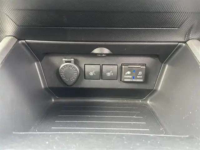 ダイハツ ロッキー プレミアム G HEV 富山県 2022(令4)年 7.5万km ブラックマイカメタリック ＡＬＰＩＮＥ製ナビ／/フルセグＴＶ／/Ｂｌｕｅｔｏｏｔｈ／/ＤＶＤ再生／/パノラミックビューモニター／/シートヒーター／/レーダークルーズコントロール／/レーンキープアシスト／/コーナーセンサー／/SーPDL//ＬＥＤオートライト／