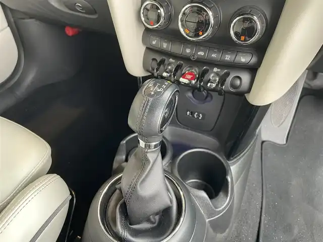 ＭＩＮＩ ミニ クーパー S コンバーチブル 鹿児島県 2017(平29)年 3.3万km ペッパー・ホワイト オプション18インチアルミホイール/LEDヘッドライト/HDDナビ/バックカメラ/アイドリングストップ/クルーズコントロール/プッシュスタート/ETC