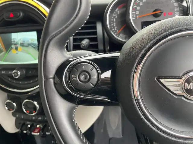 ＭＩＮＩ ミニ クーパー S コンバーチブル 鹿児島県 2017(平29)年 3.3万km ペッパー・ホワイト オプション18インチアルミホイール/LEDヘッドライト/HDDナビ/バックカメラ/アイドリングストップ/クルーズコントロール/プッシュスタート/ETC