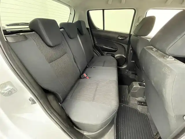 スズキ スイフト XG 群馬県 2015(平27)年 6万km スノーホワイトパール ４ＷＤ　社外オーディオ　シートヒーター　純正１５インチホイール　ＥＴＣ　スマートキー　スペアキー　横滑り防止装置　盗難防止装置　ＡＢＳ　オートエアコン　パワーウィンドウ　パワーステアリング　禁煙車