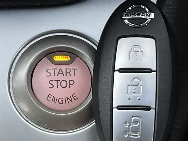 日産 セレナ 20X S HV Aセーフティ 熊本県 2014(平26)年 5.2万km ブリリアントシルバー ワンオーナー　/禁煙車　/純正ナビ（ＣＤ・ＤＶＤ・ワンセグ・ＢＴ）/全周囲カメラ　/片側パワースライドドア　/前後クリアランスソナー　/衝突軽減ブレーキ　/横滑り防止/アイドリングストップ/電動格納ミラー/オートライト/スマートキー　/プッシュスタート/スペア１本/保証書/取扱説明書