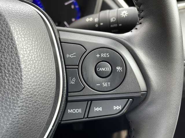 トヨタ カローラ クロス Z 京都府 2022(令4)年 1.4万km アティチュードブラックマイカ ワンオーナー/純正ディスプレイオーディオ（ナビ機能付き）/ ・BT/AM/FM/ ・バックカメラ・360度カメラ/ビルトインETC/ドライブレコーダー前後/ルーフレール/レーダークルーズコントロール/電動パーキングブレーキ/プッシュスタート/プリクラッシュセーフティ/ブラインドスポットモニター/パワートランク/パワーシート/ハーフレザーシート/電格ウィンカーミラー/オートリトラクタブルミラー/オートライト/オートハイビーム/オールオートパワーウィンドウ/車線逸脱防止機能/純正フロアマット/純正ドアバイザー/保証書/取扱説明書/スマートキースペア×１