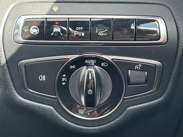 メルセデス・ベンツ Ｃ２００ ワゴン スポーツ 本革 福岡県 2015(平27)年 7.2万km オブシディアンブラック 純正SDナビ(フルセグ/CD/DVD/BT)衝突軽減/コーナーセンサーブラインドスポットモニターETC電動リアゲートレーダークルコンUSBポート純正ヘットライト純正フロアマット純正18インチアルミホイールワンオーナー