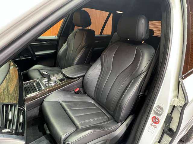ＢＭＷ Ｘ５ xDrive 35d Mスポーツ 千葉県 2018(平30)年 4.9万km アルピンホワイトⅢ ７人乗り　/プライムＰＫＧ　/セレクトＰＫＧ　/パノラマＳＲ　/ＡＣＣ　/黒革シート　/ｈａｒｍａｎｋａｒｄｏｎサウンド　/シートヒーター　/電動リアゲート　/ＰＤＣ　/ＬＥＤライト　/衝突軽減Ｂ　/ＢＳＭ　/ＬＫＡ　/ＥＴＣ