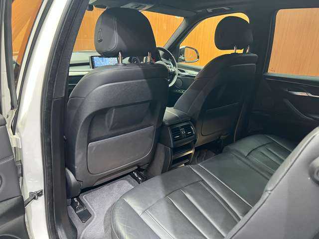 ＢＭＷ Ｘ５ xDrive 35d Mスポーツ 千葉県 2018(平30)年 4.9万km アルピンホワイトⅢ ７人乗り　/プライムＰＫＧ　/セレクトＰＫＧ　/パノラマＳＲ　/ＡＣＣ　/黒革シート　/ｈａｒｍａｎｋａｒｄｏｎサウンド　/シートヒーター　/電動リアゲート　/ＰＤＣ　/ＬＥＤライト　/衝突軽減Ｂ　/ＢＳＭ　/ＬＫＡ　/ＥＴＣ