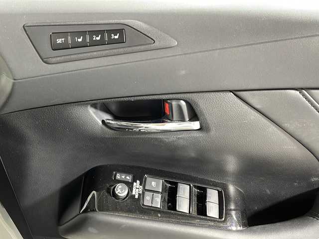 トヨタ アルファード S Cパッケージ 沖縄県 2022(令4)年 4.5万km ホワイトパールクリスタルシャイン 県外仕入　/禁煙車　/純正９インチナビ　/サンルーフ　/純正フリップダウンモニター　/両側パワースライドドア　/プリクラッシュセーフティ　/パワーバックドア　/追従クルーズコントロール/前後ドライブレコーダー　/電動リアゲート/クリアランスソナー/シートベンチレーション/ステアリングヒーター/ステアリングリモコン/レザーシート