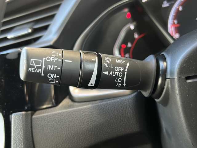 ホンダ シビック ハッチバック 静岡県 2020(令2)年 1.5万km ソニックグレーパール ナビ/・ラジオ/フルセグTV/・USB/HDMI/AUX/CD/DVD/Bluetooth/主要装備/・ドライブレコーダー　/・ＥＴＣ２．０　/・バックカメラ　/・ＬＥＤヘッドライト　/・パワーシート　/・レーダークルーズコントロール　/・スマートキー　/・ステアリングリモコン　/・ハーフレザーシート　/・ヒーテッドドアミラー　/・純正アルミホイール/・ホールド/・シートヒーター/・レーンキープアシスト/・オートライト/・オートハイビーム/・プッシュスタート