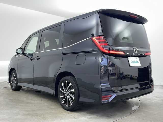 トヨタ ノア S－Z 兵庫県 2022(令4)年 2.5万km グリッターブラックガラスフレーク ・純正ナビ（フルセグ・DVD・CD・Miracast）/・バックカメラ/・両側パワースライドドア/・トヨタセーフティセンス/・プリクラッシュセーフティ/・レーダークルーズコントロール/・レーンディパーチャーアラート/・クリアランスソナー/・オートマチックハイビーム/・レーントレーシングアシスト/・ロードサインアシスト/・フロントクロストラフィックアラート/・発進遅れ告知機能/・プロアクティブドライビングアシスト/・ドライバー異常時対応システム/・ハーフレザーシート/・シートヒーター/・純正17インチアルミホイール/・ビルトインETC2.0/・LEDオートライト/・フォグランプ/・フロアマット/・スマートキー/・プッシュスタート/・オートブレーキホールド/・電動パーキングブレーキ/・カーテンエアバック