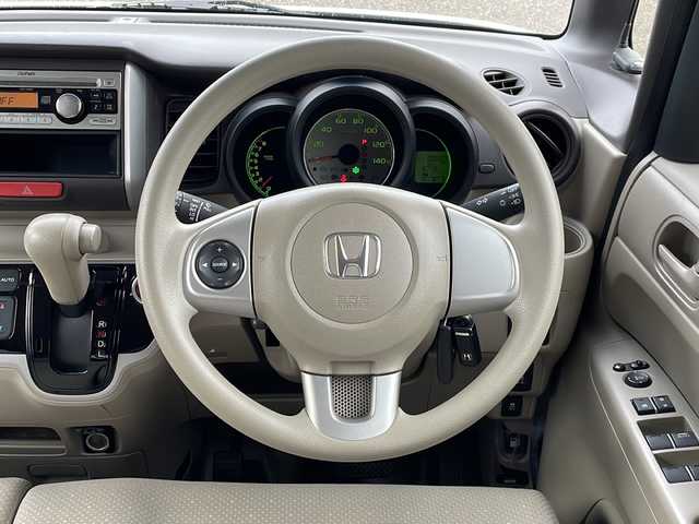 ホンダ Ｎ ＢＯＸ G Lパッケージ 新潟県 2013(平25)年 9.6万km プレミアムホワイトパール 4WD/CD/AUX/片側パワースライドドア/ベンチシート/ステアリングスイッチ/スマートキー/プッシュスタート/純正14インチアルミホイール