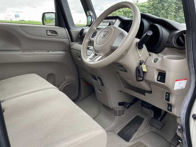 ホンダ Ｎ ＢＯＸ G Lパッケージ 新潟県 2013(平25)年 9.6万km プレミアムホワイトパール 4WD/CD/AUX/片側パワースライドドア/ベンチシート/ステアリングスイッチ/スマートキー/プッシュスタート/純正14インチアルミホイール