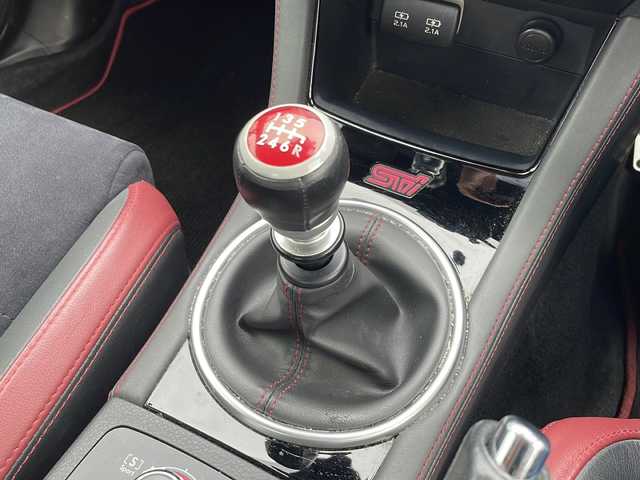 スバル ＷＲＸ ＳＴＩ STI タイプS 福井県 2018(平30)年 8万km クリスタルホワイトP ワンオーナー /アドバンスドセーフティパッケージ/6MT/ターボ/4WD/SI-DRIVE/純正8インチメモリナビゲーション/（CD/DVD/BT）/フルセグテレビ /バックカメラ/サイドカメラ/ブラインドスポットモニター/USBポート/純正19インチアルミホイール/ハーフレザーシート/LEDヘッドライト/D席パワーシート /前席シートヒーター /ETC/ステアリングリモコン/オートライト/プッシュスタート/スマートキー/保証書/取扱説明書
