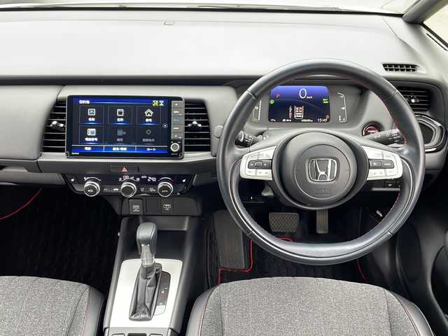 ホンダ フィット e:HEVホーム カーサ 青森県 2021(令3)年 3.1万km プラチナホワイトパール ・4WD/・寒冷地仕様/・コンフォートビューパッケージ/・純正ギャザーズナビ/・Bluetooth/・フルセグTV/・バックカメラ/・衝突軽減ブレーキ/・レーンキープアシスト/・レーダークルーズコントロール/・ドライブレコーダー/・コーナーセンサー/・ワイパーデアイサ/・オートマチックハイビーム/・シートヒーター/・スマートキー/・スペアキーあり/・USB端子/・ETC/・純正LEDヘッドライト/・純正16AW