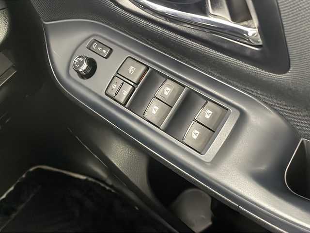 トヨタ ヴォクシー ZS 煌Ⅱ 栃木県 2016(平28)年 8.3万km ホワイトパールクリスタルシャイン アルパイン9型ナビ/　　CD/DVD/Bluetooth/AM/FM/フルセグTV/バックカメラ/ビルトインETC/トヨタセーフティセンス/・プリクラッシュセーフティ/・レーンデパーチャーアラート/・オートマチックハイビーム/12.8型フリップダウンモニター/両側パワースライドドア/純正15インチAW/純正フロアマット/純正ドアバイザー/革調シートカバー/オートライト/LEDヘッドライト/LEDフォグ/プッシュスタート/スマートキー