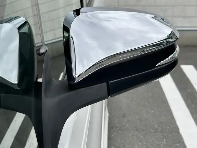 トヨタ ヴォクシー ZS 煌Ⅱ 福岡県 2016(平28)年 8.3万km ホワイトパールクリスタルシャイン アルパイン9型ナビ【フルセグTV/CD/DVD/Bluetooth】 バックカメラ ビルトインETC トヨタセーフティセンス  オートマチックハイビーム フリップダウンモニター 両側パワースライドドア 純正15インチAW 純正フロアマット オートライト LEDヘッドライト LEDフォグ プッシュスタート スマートキー