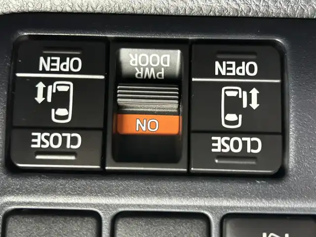 トヨタ ヴォクシー ZS 煌Ⅱ 福岡県 2016(平28)年 8.3万km ホワイトパールクリスタルシャイン アルパイン9型ナビ【フルセグTV/CD/DVD/Bluetooth】 バックカメラ ビルトインETC トヨタセーフティセンス  オートマチックハイビーム フリップダウンモニター 両側パワースライドドア 純正15インチAW 純正フロアマット オートライト LEDヘッドライト LEDフォグ プッシュスタート スマートキー