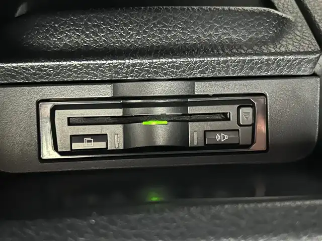 トヨタ ヴォクシー ZS 煌Ⅱ 福岡県 2016(平28)年 8.3万km ホワイトパールクリスタルシャイン アルパイン9型ナビ【フルセグTV/CD/DVD/Bluetooth】 バックカメラ ビルトインETC トヨタセーフティセンス  オートマチックハイビーム フリップダウンモニター 両側パワースライドドア 純正15インチAW 純正フロアマット オートライト LEDヘッドライト LEDフォグ プッシュスタート スマートキー