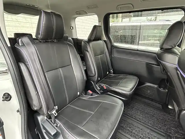 トヨタ ヴォクシー ZS 煌Ⅱ 福岡県 2016(平28)年 8.3万km ホワイトパールクリスタルシャイン アルパイン9型ナビ【フルセグTV/CD/DVD/Bluetooth】 バックカメラ ビルトインETC トヨタセーフティセンス  オートマチックハイビーム フリップダウンモニター 両側パワースライドドア 純正15インチAW 純正フロアマット オートライト LEDヘッドライト LEDフォグ プッシュスタート スマートキー