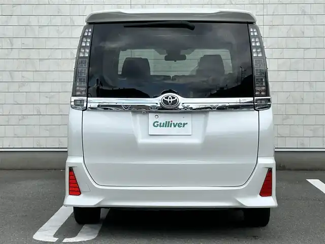 トヨタ ヴォクシー ZS 煌Ⅱ 福岡県 2016(平28)年 8.3万km ホワイトパールクリスタルシャイン アルパイン9型ナビ【フルセグTV/CD/DVD/Bluetooth】 バックカメラ ビルトインETC トヨタセーフティセンス  オートマチックハイビーム フリップダウンモニター 両側パワースライドドア 純正15インチAW 純正フロアマット オートライト LEDヘッドライト LEDフォグ プッシュスタート スマートキー