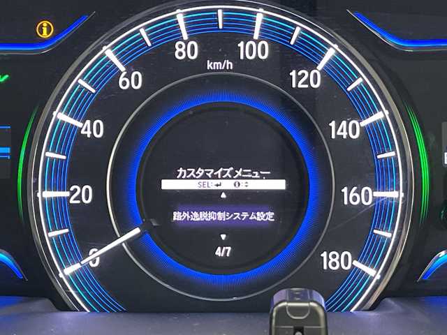 ホンダ オデッセイ ハイブリッド アブソルート ホンダセンシング 愛知県 2016(平28)年 5.9万km クリスタルブラックパール ホンダセンシング/純正8型ナビ/フリップダウンモニター/両側パワースライドドア/レーダークルーズコントロール/バックカメラ/パワーシート/純正アルミホイール/リアオートエアコン/レーンキープアシスト/ドライブレコーダー/ＥＴＣ/衝突軽減システム/フルセグ/CD DVD/Bluetooth/ステアリングスイッチ/スマートキー/プッシュスタート