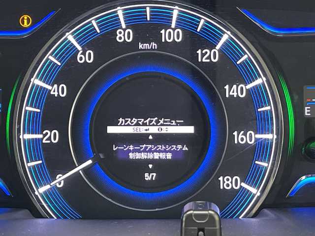 ホンダ オデッセイ ハイブリッド アブソルート ホンダセンシング 愛知県 2016(平28)年 5.9万km クリスタルブラックパール ホンダセンシング/純正8型ナビ/フリップダウンモニター/両側パワースライドドア/レーダークルーズコントロール/バックカメラ/パワーシート/純正アルミホイール/リアオートエアコン/レーンキープアシスト/ドライブレコーダー/ＥＴＣ/衝突軽減システム/フルセグ/CD DVD/Bluetooth/ステアリングスイッチ/スマートキー/プッシュスタート