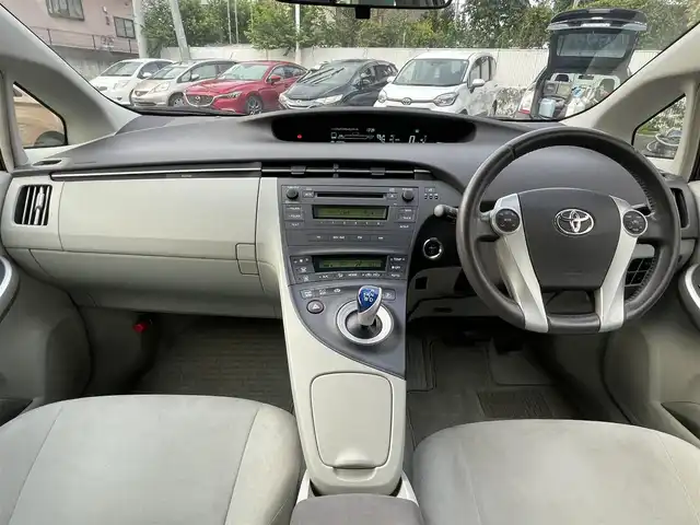 トヨタ プリウス G 熊本県 2009(平21)年 8.9万km ホワイトパールクリスタルシャイン 純正CDオーディオ/【AM/FM/CD/AUX】/クルーズコントロール/オートライト/純正15インチAW/プッシュスタート/スマートキー/ウィンカーミラー/純正フロアマット/純正バイザー/ETC/革巻きステアリング/ステアリングスイッチ