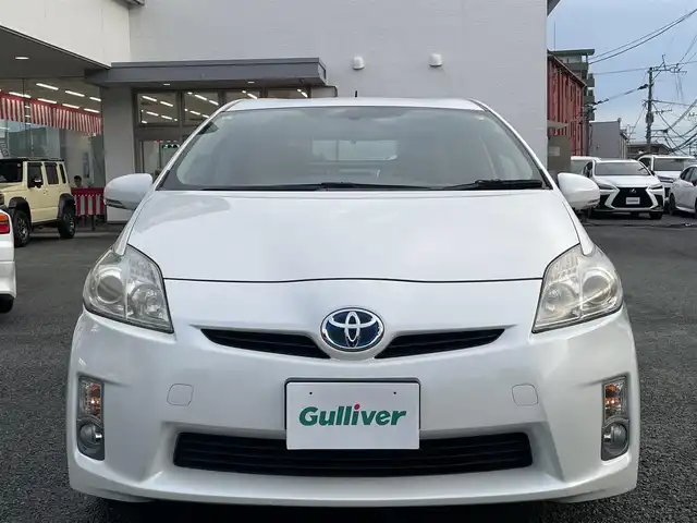 トヨタ プリウス G 熊本県 2009(平21)年 8.9万km ホワイトパールクリスタルシャイン 純正CDオーディオ/【AM/FM/CD/AUX】/クルーズコントロール/オートライト/純正15インチAW/プッシュスタート/スマートキー/ウィンカーミラー/純正フロアマット/純正バイザー/ETC/革巻きステアリング/ステアリングスイッチ