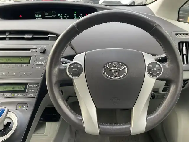トヨタ プリウス G 熊本県 2009(平21)年 8.9万km ホワイトパールクリスタルシャイン 純正CDオーディオ/【AM/FM/CD/AUX】/クルーズコントロール/オートライト/純正15インチAW/プッシュスタート/スマートキー/ウィンカーミラー/純正フロアマット/純正バイザー/ETC/革巻きステアリング/ステアリングスイッチ