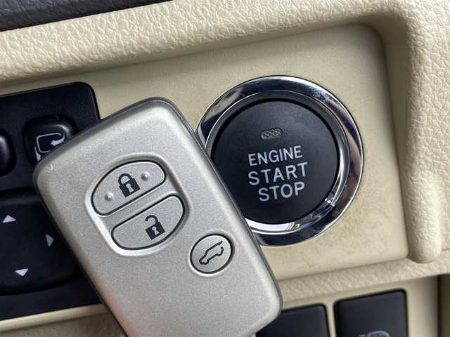 トヨタ ランドクルーザー プラド TX Lパッケージ 道央・札幌 2017(平29)年 4万km ホワイトパールクリスタルシャイン ・４ＷＤ/・サンルーフ/・寒冷地仕様/・純正ナビ/・BT/CD/AM/FM/・フルセグTV/・バックカメラ/・ダウンヒルアシスト/・ＭＴモード/・パワーシート/・シートヒーター/・レザーシート/・純正フロアマット/・ドライブレコーダー/・ＥＴＣ/・クルーズコントロール/・ＬＥＤヘッドライト/・オートライト/・オートエアコン/・社外エンジンスターター/・