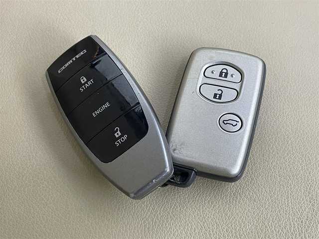 トヨタ ランドクルーザー プラド TX Lパッケージ 道央・札幌 2017(平29)年 4万km ホワイトパールクリスタルシャイン ・４ＷＤ/・サンルーフ/・寒冷地仕様/・純正ナビ/・BT/CD/AM/FM/・フルセグTV/・バックカメラ/・ダウンヒルアシスト/・ＭＴモード/・パワーシート/・シートヒーター/・レザーシート/・純正フロアマット/・ドライブレコーダー/・ＥＴＣ/・クルーズコントロール/・ＬＥＤヘッドライト/・オートライト/・オートエアコン/・社外エンジンスターター/・