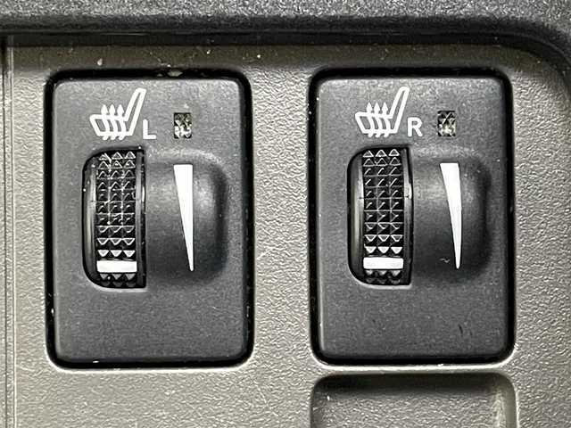 トヨタ ランドクルーザー プラド TX Lパッケージ 道央・札幌 2017(平29)年 4万km ホワイトパールクリスタルシャイン ・４ＷＤ/・サンルーフ/・寒冷地仕様/・純正ナビ/・BT/CD/AM/FM/・フルセグTV/・バックカメラ/・ダウンヒルアシスト/・ＭＴモード/・パワーシート/・シートヒーター/・レザーシート/・純正フロアマット/・ドライブレコーダー/・ＥＴＣ/・クルーズコントロール/・ＬＥＤヘッドライト/・オートライト/・オートエアコン/・社外エンジンスターター/・