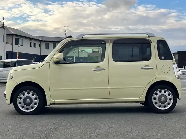 ダイハツ ミラ ココア プラスX 静岡県 2013(平25)年 8.4万km コットンアイボリー ＳＤナビ/バックカメラ/盗難防止装置/ルーフレール/パワーステアリング/パワーウィンドウ/アイドリングストップ/オートエアコン/リモコンキー/スペアキー１本/純正フロアマット/Ｗエアバッグ/ＡＢＳ