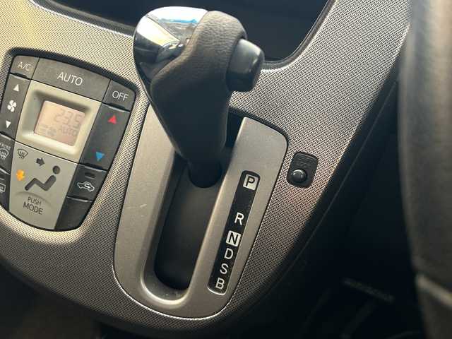 ダイハツ ムーヴ カスタム RS 岐阜県 2013(平25)年 4.9万km ブライトシルバーメタリック 純正7インチナビ/プッシュスタート/ウィンカーミラー/フォグ/スマートキー/キセノンヘッドライト/純正アルミホイール/オートライト/取説/BIuetooth/バックモニター/フルセグ/純正マット