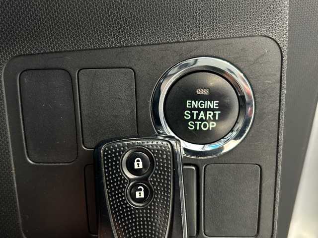 ダイハツ ムーヴ カスタム RS 岐阜県 2013(平25)年 4.9万km ブライトシルバーメタリック 純正7インチナビ/プッシュスタート/ウィンカーミラー/フォグ/スマートキー/キセノンヘッドライト/純正アルミホイール/オートライト/取説/BIuetooth/バックモニター/フルセグ/純正マット