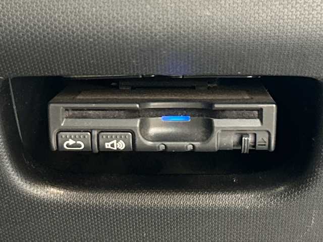 ダイハツ ムーヴ カスタム RS 岐阜県 2013(平25)年 4.9万km ブライトシルバーメタリック 純正7インチナビ/プッシュスタート/ウィンカーミラー/フォグ/スマートキー/キセノンヘッドライト/純正アルミホイール/オートライト/取説/BIuetooth/バックモニター/フルセグ/純正マット