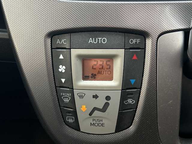 ダイハツ ムーヴ カスタム RS 岐阜県 2013(平25)年 4.9万km ブライトシルバーメタリック 純正7インチナビ/プッシュスタート/ウィンカーミラー/フォグ/スマートキー/キセノンヘッドライト/純正アルミホイール/オートライト/取説/BIuetooth/バックモニター/フルセグ/純正マット