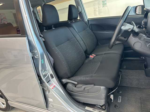 ダイハツ ムーヴ カスタム RS 岐阜県 2013(平25)年 4.9万km ブライトシルバーメタリック 純正7インチナビ/プッシュスタート/ウィンカーミラー/フォグ/スマートキー/キセノンヘッドライト/純正アルミホイール/オートライト/取説/BIuetooth/バックモニター/フルセグ/純正マット