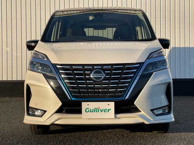 日産 セレナ e－パワー ハイウェイスター V 千葉県 2022(令4)年 3.1万km ブリリアントホワイトパール 2トーン 純正10インチナビ/(フルセグTV/BT/CD/DVD/FM/AM/Blu-ray)/全周囲カメラ/デジタルインナーミラー/ナビ連動ドライブレコーダー/純正フリップダウンモニター/プロパイロット/衝突被害軽減システム/車線逸脱警報/両側パワースライドドア/ハンズフリーオートスライドドア/横滑り防止装置/ETC/アイドリングストップ/LEDヘッドライト/フォグランプ/オートライト/ウィンカーミラー/電動格納ミラー/純正15インチAW/シートリフター/スマートキー/フロアマット/スペアキー/取扱説明書/保証書