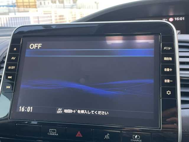 日産 セレナ e－パワー ハイウェイスター V 千葉県 2022(令4)年 3.1万km ブリリアントホワイトパール 2トーン 純正10インチナビ/(フルセグTV/BT/CD/DVD/FM/AM/Blu-ray)/全周囲カメラ/デジタルインナーミラー/ナビ連動ドライブレコーダー/純正フリップダウンモニター/プロパイロット/衝突被害軽減システム/車線逸脱警報/両側パワースライドドア/ハンズフリーオートスライドドア/横滑り防止装置/ETC/アイドリングストップ/LEDヘッドライト/フォグランプ/オートライト/ウィンカーミラー/電動格納ミラー/純正15インチAW/シートリフター/スマートキー/フロアマット/スペアキー/取扱説明書/保証書