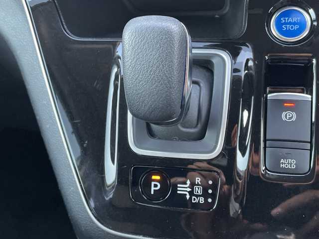 日産 セレナ e－パワー ハイウェイスター V 千葉県 2022(令4)年 3.1万km ブリリアントホワイトパール 2トーン 純正10インチナビ/(フルセグTV/BT/CD/DVD/FM/AM/Blu-ray)/全周囲カメラ/デジタルインナーミラー/ナビ連動ドライブレコーダー/純正フリップダウンモニター/プロパイロット/衝突被害軽減システム/車線逸脱警報/両側パワースライドドア/ハンズフリーオートスライドドア/横滑り防止装置/ETC/アイドリングストップ/LEDヘッドライト/フォグランプ/オートライト/ウィンカーミラー/電動格納ミラー/純正15インチAW/シートリフター/スマートキー/フロアマット/スペアキー/取扱説明書/保証書